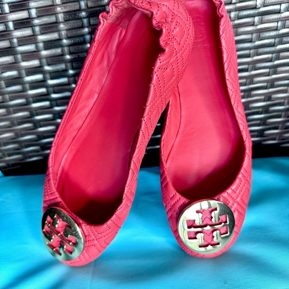 Gorgeous Tory Burch barely worn shoes! Offers accepted! Don’t miss out! - Picture 1 of 6